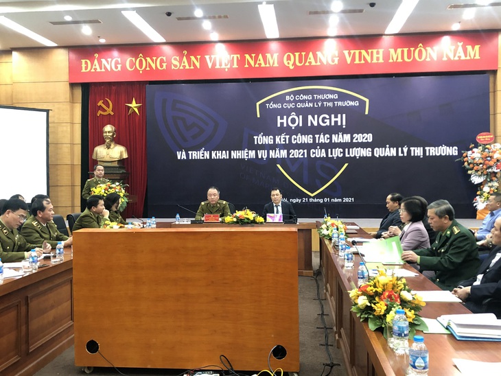 Lập doanh nghiệp gần biên giới để tiện... buôn lậu trên trang thương mại điện tử - Ảnh 1.