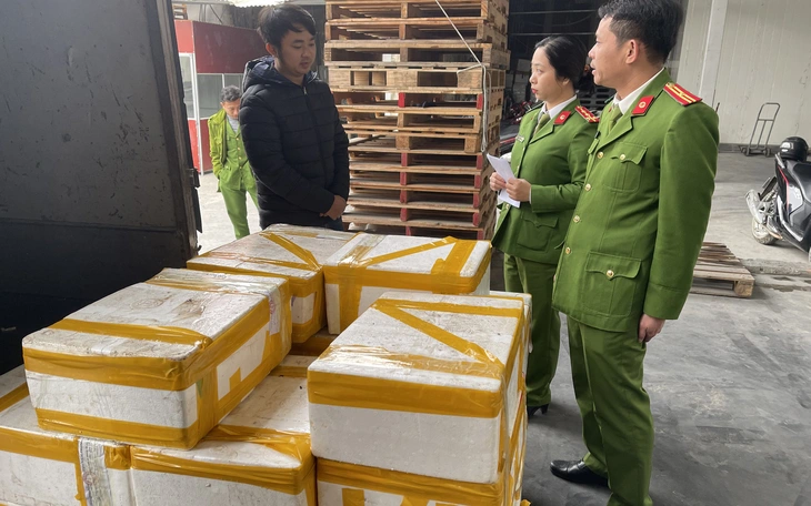 Bắt giữ gần 10 tấn cá khoai chứa chất cấm formol - Ảnh 4.