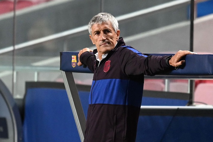 HLV Quique Setien kiện Barca vì quỵt tiền đền hợp đồng - Ảnh 1.