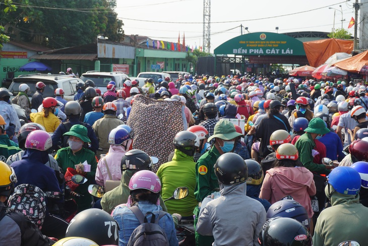 TP.HCM và Đồng Nai họp bàn phương án xây cầu Cát Lái - Ảnh 1.