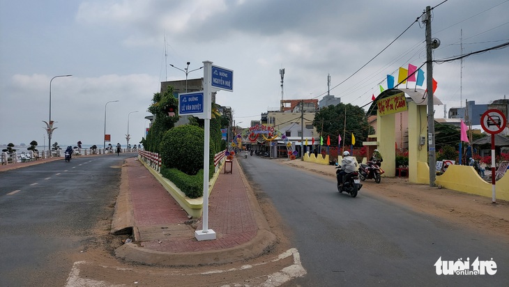 Tân Châu của An Giang mở phố đi bộ gần 250m cho bà con vui tết - Ảnh 2. Tân Châu của An Giang mở phố đi bộ gần 250m cho bà con vui tết - Ảnh 2.