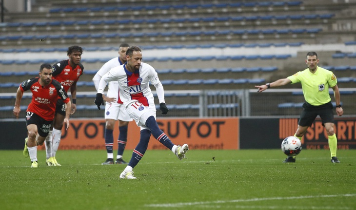 Neymar lập cú đúp phạt đền, PSG vẫn bại trận ở phút 90+2 - Ảnh 1.