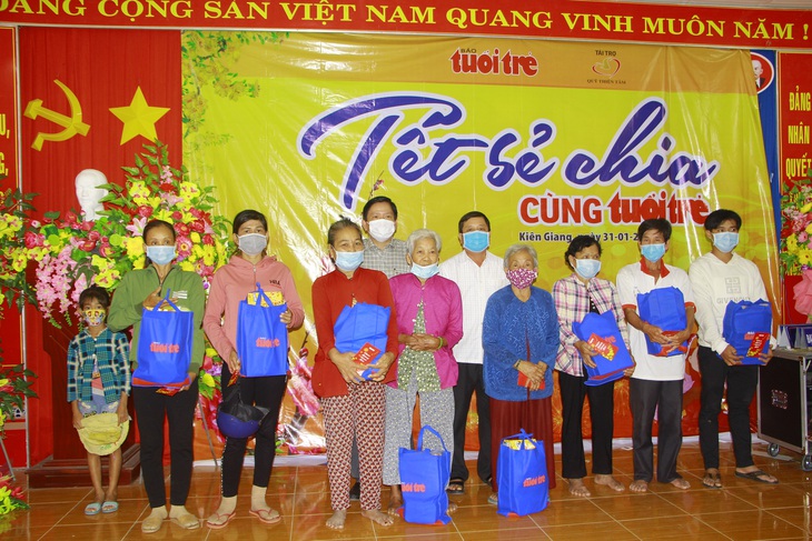 Tiền tết này tôi để dành mua thuốc uống chớ đâu dám xài - Ảnh 5.