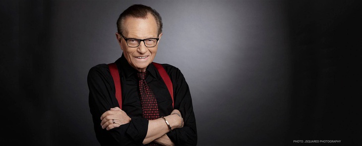 Sống sót sau nhiều bạo bệnh, vua truyền hình Larry King liệu có vượt qua COVID-19? - Ảnh 2.