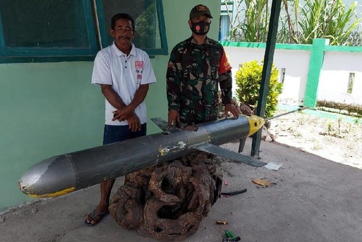 Ngư dân Indonesia vớt được thiết bị không người lái Made in China’ - Ảnh 1. Ngư dân Indonesia vớt được thiết bị không người lái Made in China’ - Ảnh 1.