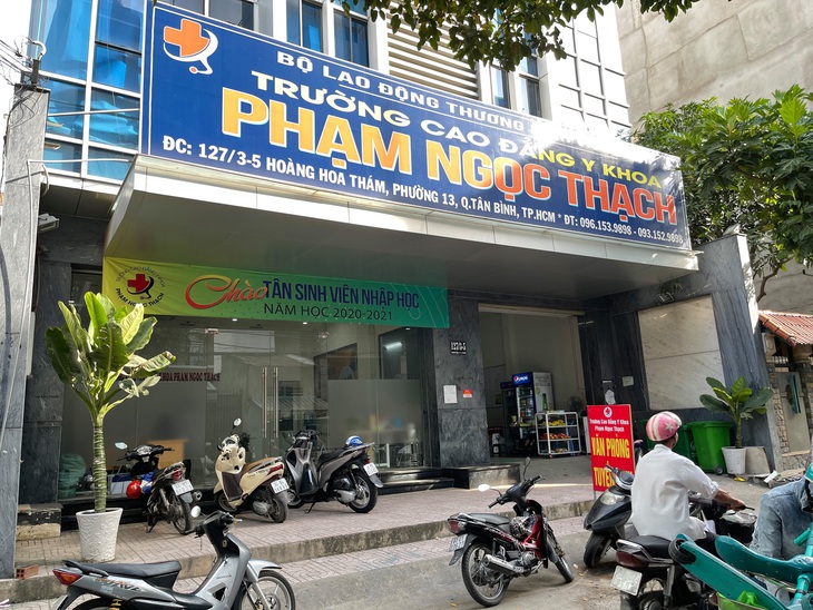 Trường cao đẳng tỉnh đại náo TP.HCM - Ảnh 2.