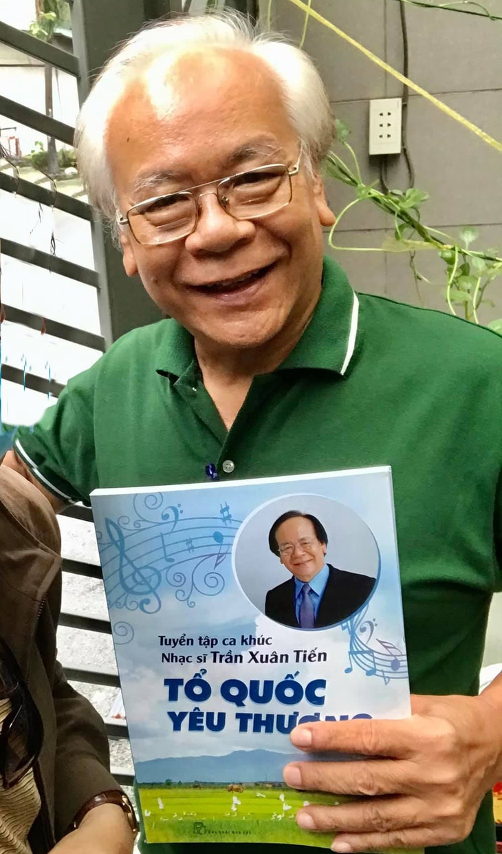 Những ca khúc kể chuyện một thời... - Ảnh 1. Những ca khúc kể chuyện một thời... - Ảnh 1.