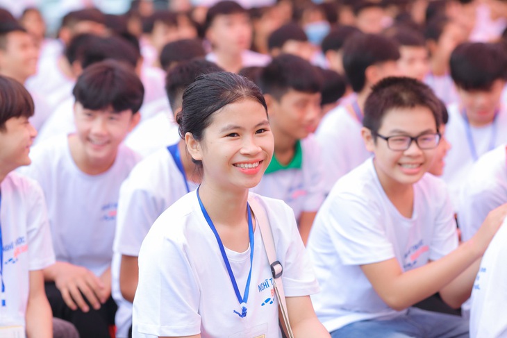 Định hướng nghề nghiệp cho học sinh THPT thành phố Hải Phòng và tỉnh Nghệ An - Ảnh 3. Định hướng nghề nghiệp cho học sinh THPT thành phố Hải Phòng và tỉnh Nghệ An - Ảnh 3.