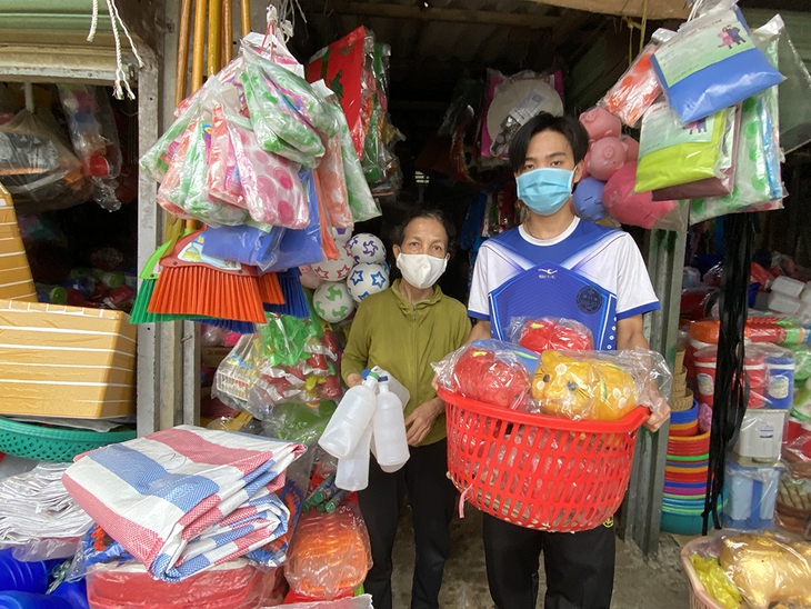 Nghe mẹ mất mà lòng mình trống rỗng - Ảnh 2.