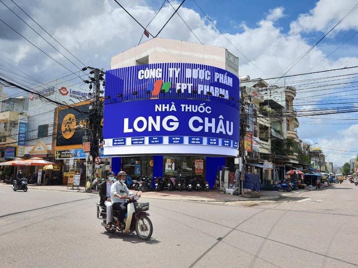 Thế giới di động chưa kịp dọn đi, Long Châu FPT lập tức chốt thuê giá cao hơn 20% - Ảnh 1.