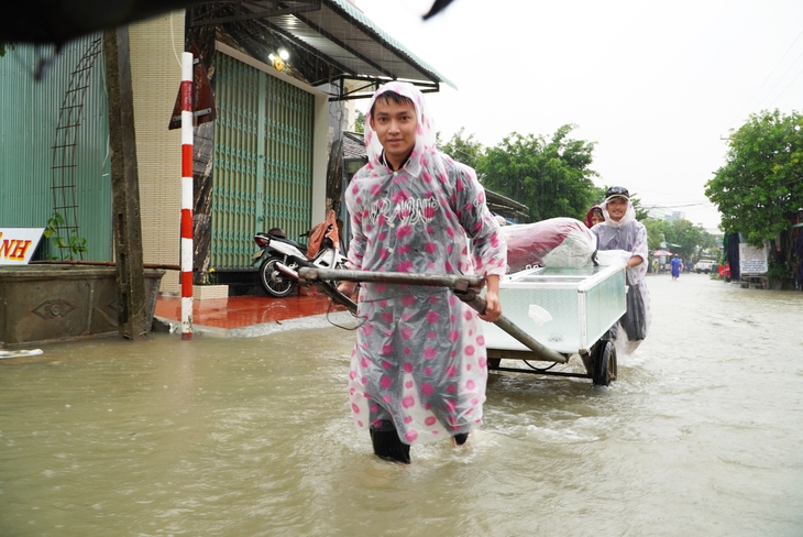 Quảng Nam: 16h hôm nay, hồ Phú Ninh xả điều tiết nước từ 400-1.000m3/s - Ảnh 2.