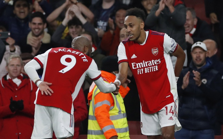 Arsenal tìm lại niềm vui chiến thắng tại Premier League