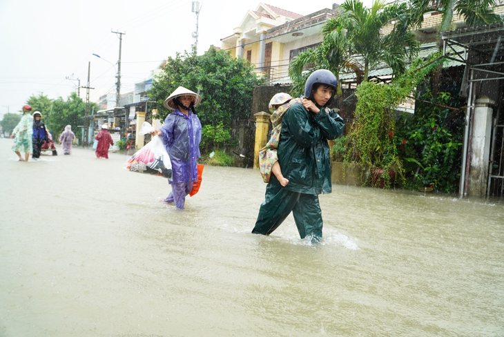 Quảng Nam: 16h hôm nay, hồ Phú Ninh xả điều tiết nước từ 400-1.000m3/s - Ảnh 4.