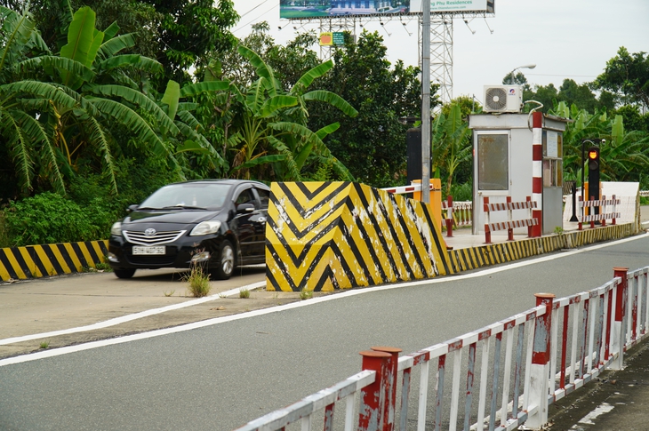 Trạm thu phí phụ ở cồn Thới Sơn mỗi ngày thu chỉ 7 triệu đồng, kiến nghị bỏ - Ảnh 1.