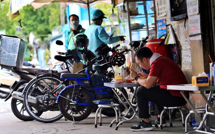 Nóng: TP.HCM cho mở hàng quán ăn uống tại chỗ từ 28-10