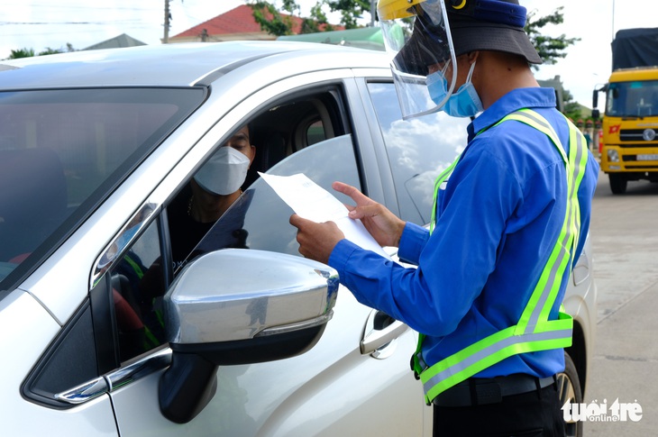 Cán bộ ở Đắk Nông bị cấm về nhà ở Đắk Lắk trong 14 ngày tới - Ảnh 1.