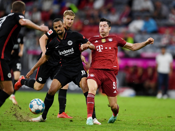 Lewandowski tịt ngòi, Bayern bất ngờ thua ngược Frankfurt - Ảnh 1.