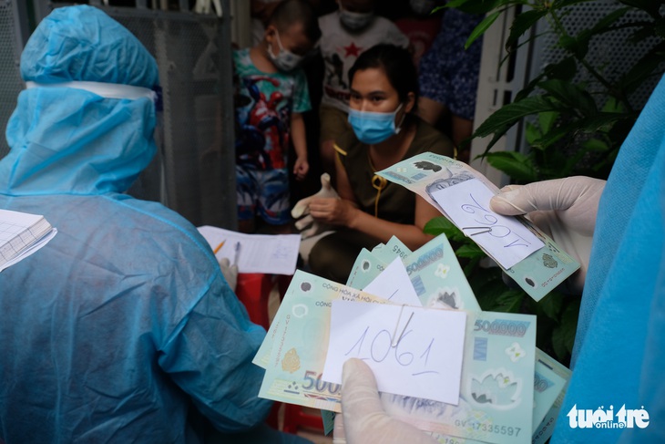 Oxfam và 2 đại sứ quán New Zealand, Thụy Sĩ hỗ trợ 700 lao động ở TP.HCM - Ảnh 1. Oxfam và 2 đại sứ quán New Zealand, Thụy Sĩ hỗ trợ 700 lao động ở TP.HCM - Ảnh 1.