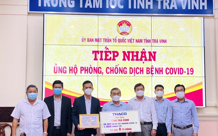 THACO trao tặng Trà Vinh 1.000 smart tivi dùng cho việc dạy và học trực tuyến