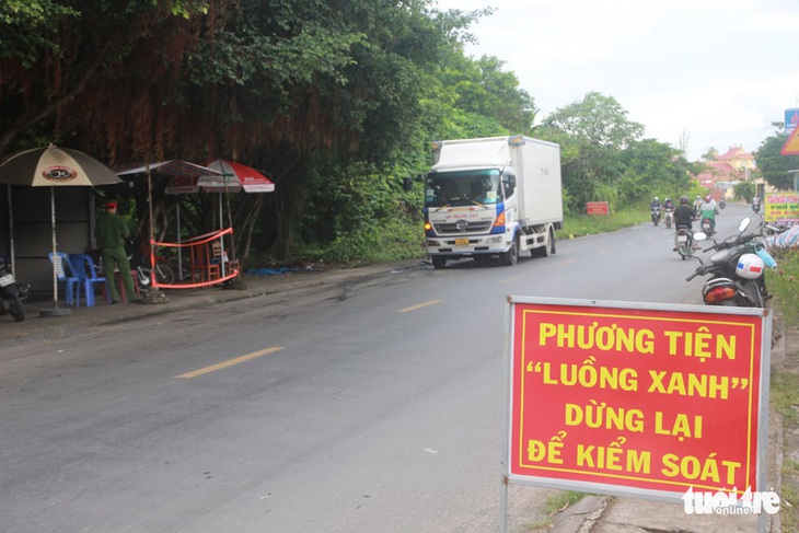 Toàn tỉnh Bạc Liêu đổi màu từ vàng sang đỏ - Ảnh 2.