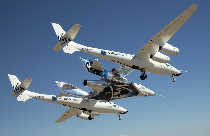 Dịch vụ du lịch không gian của Virgin Galactic đắt khách - Ảnh 1.