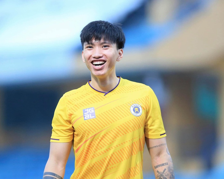 Văn Hậu sang Hàn Quốc phẫu thuật chấn thương, nguy cơ lỡ hẹn SEA Games 31 - Ảnh 1.