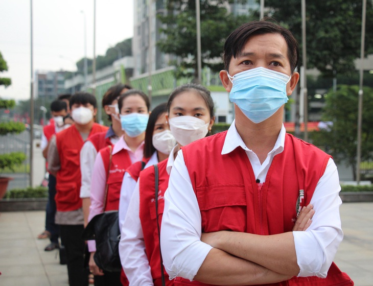 F0 tăng, Thủ Đức ra quân 2.000 người về cơ sở chống dịch - Ảnh 4. F0 tăng, Thủ Đức ra quân 2.000 người về cơ sở chống dịch - Ảnh 4.