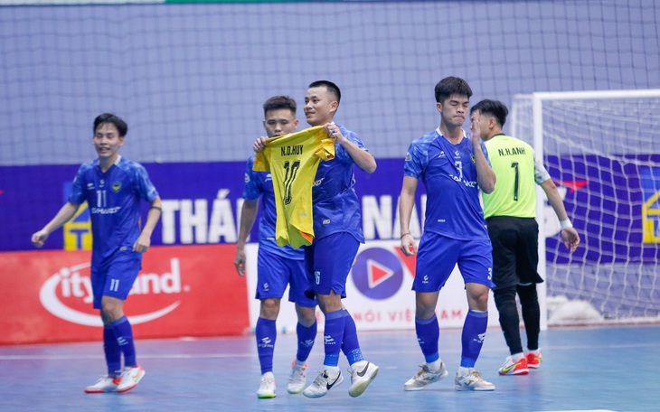 Đội dẫn đầu Giải futsal VĐQG 2021 có 9 thành viên dương tính với COVID-19