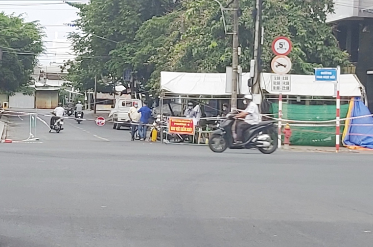 Cà Mau không xã nào còn xanh, giám đốc Sở Y tế công bố cấp độ dịch, áp dụng từ 0h ngày 3-11 - Ảnh 1.