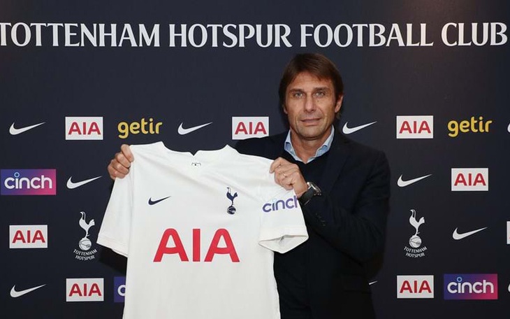 HLV Antonio Conte chính thức trở thành 