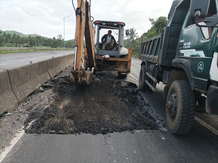 Quốc lộ 1 qua Phú Yên đang được vá sau cái chết của một cán bộ thị ủy - Ảnh 1.