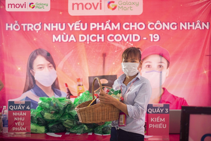 MOVI tặng 2.000 suất nhu yếu phẩm cho công nhân nhà máy Longrich - Ảnh 1.