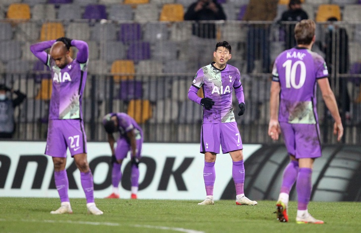 Tottenham thua sốc trước đối thủ tí hon kém gần 100 lần về giá trị - Ảnh 1. Tottenham thua sốc trước đối thủ tí hon kém gần 100 lần về giá trị - Ảnh 1.