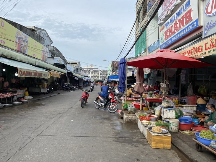 Ca nhiễm gia tăng, Sóc Trăng lại cấm người dân ra đường vào ban đêm - Ảnh 1.