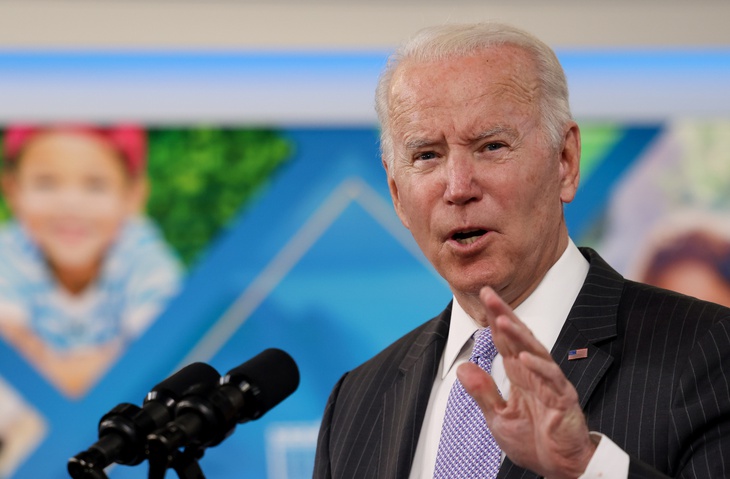 Tổng thống Biden hối thúc cho trẻ 5-11 tuổi tiêm vắc xin để thoát khỏi đại dịch - Ảnh 1.