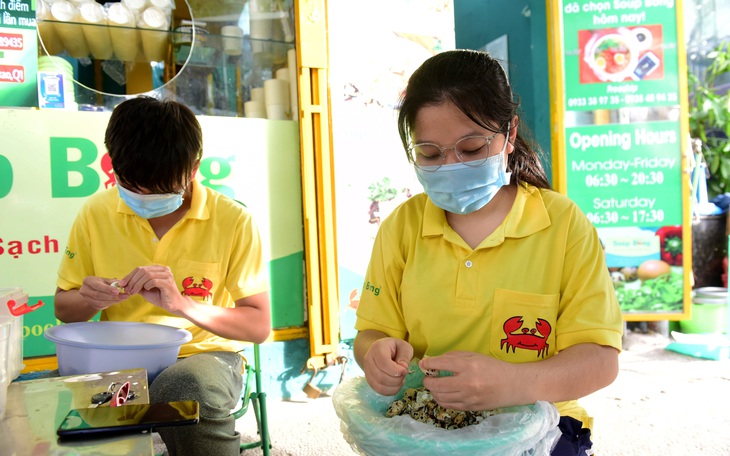 Đậu đại học mừng 1, lo cho sức mẹ 10