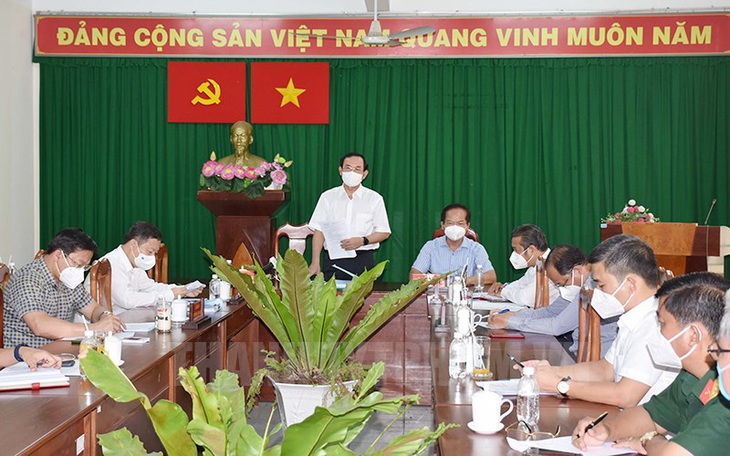 Bí thư Thành ủy Nguyễn Văn Nên: Hóc Môn phải hạn chế tối đa tử vong do dịch