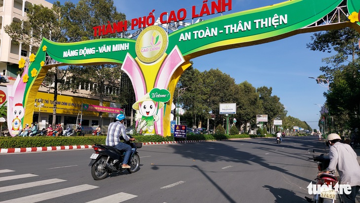 Đồng Tháp tạm dừng phục vụ tại chỗ ở 2 huyện, thành phố, cách ly y tế 1 thị trấn - Ảnh 1. Đồng Tháp tạm dừng phục vụ tại chỗ ở 2 huyện, thành phố, cách ly y tế 1 thị trấn - Ảnh 1.