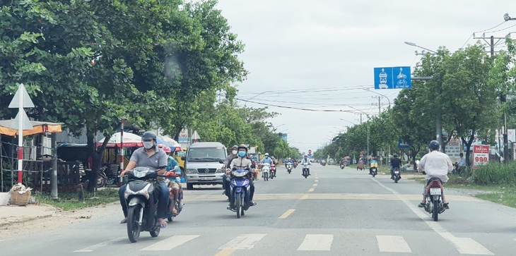 Bạc Liêu tiếp tục cấm dân ra đường vào ban đêm - Ảnh 1.