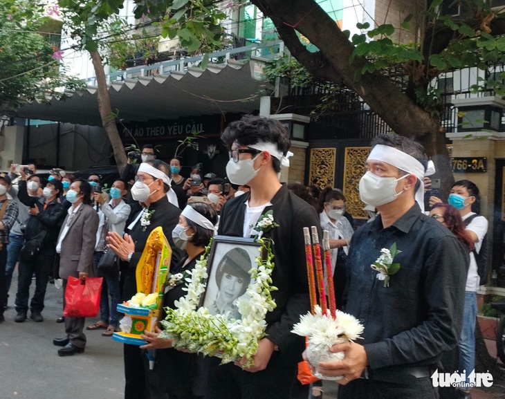 Tiễn biệt cô Lan - Thanh Kim Huệ về với cát bụi - Ảnh 2.