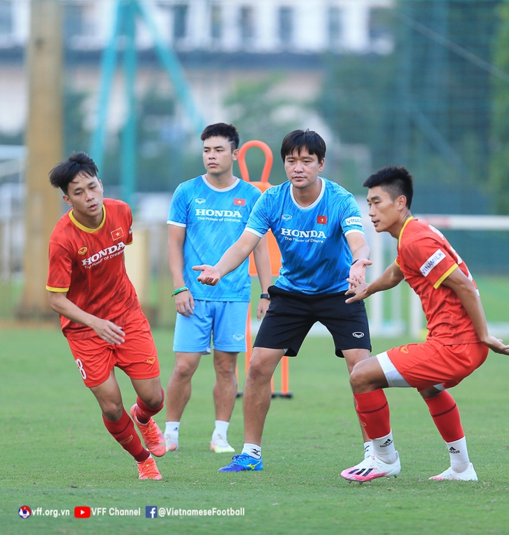 Ông Park chia tay hai trợ lý Hàn Quốc sau AFF Cup 2020 - Ảnh 2.