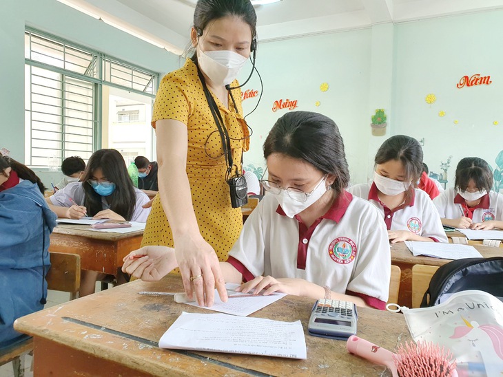 TP.HCM đề xuất trở lại trường ngày 3-1: Học sinh háo hức, phụ huynh lo - Ảnh 1.