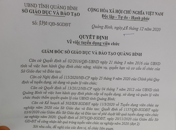 Thu hồi 8 quyết định tuyển dụng sai do giám đốc sở tự ký - Ảnh 1.