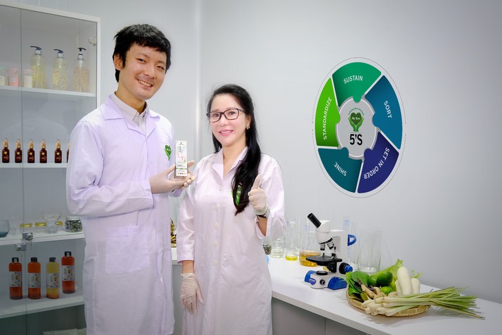 Sản phẩm thiên nhiên Mẹ Ken đạt chứng nhận Asean Cosmetic GMP - Ảnh 1. Sản phẩm thiên nhiên Mẹ Ken đạt chứng nhận Asean Cosmetic GMP - Ảnh 1.