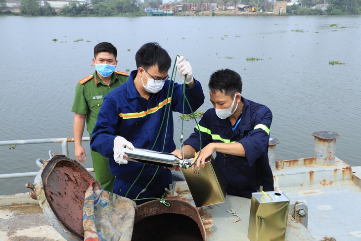 Công an Đồng Nai khởi tố 97 bị can với nhiều tội danh trong vụ 2,7 triệu lít xăng giả - Ảnh 2.