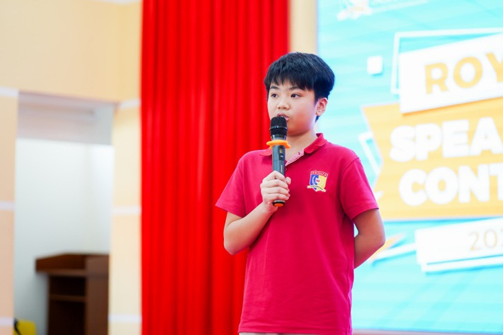 Gay cấn vòng Chung kết cuộc thi Hùng biện tiếng Anh tại Royal School - Ảnh 4. Gay cấn vòng Chung kết cuộc thi Hùng biện tiếng Anh tại Royal School - Ảnh 4.