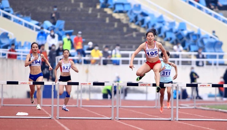 Nhà vô địch Asiad Bùi Thị Thu Thảo trở lại với huy chương vàng lấp lánh - Ảnh 4.