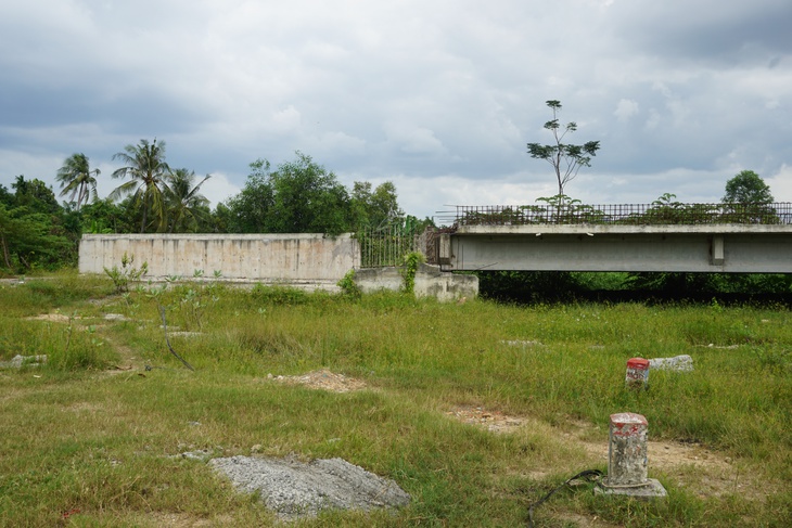 Tạm dừng thi công 2,8km đường vành đai 2 phát sinh lãi vay hàng trăm tỉ đồng - Ảnh 1. Tạm dừng thi công 2,8km đường vành đai 2 phát sinh lãi vay hàng trăm tỉ đồng - Ảnh 1.