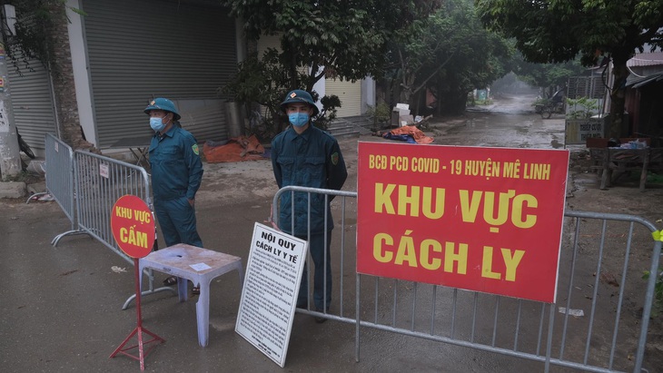 Phát hiện thêm 2 ca nhiễm COVID-19, Mê Linh phong tỏa một thôn - Ảnh 5.