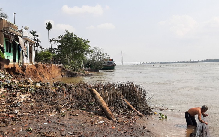 Vụ sạt lở gần bến phà ở Vĩnh Long: ‘Đúng quy định là phải đình chỉ bến phà từ lâu’